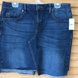 Bongo Jean skirt, size 16 stretchy, NWT